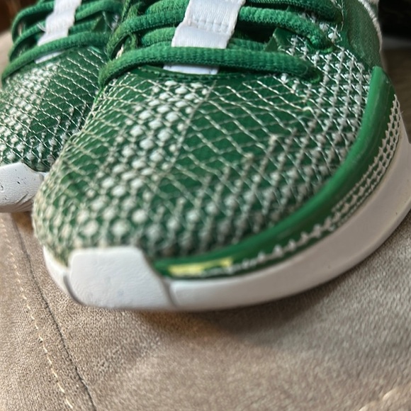 Nike Men's Green Athletic Shoes - Picture 8 of 10